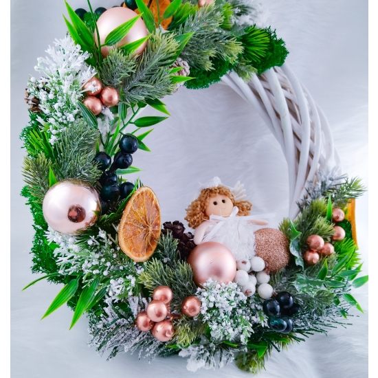 Wieniec bonarodzeniowy na drzwi z Aniołkiem